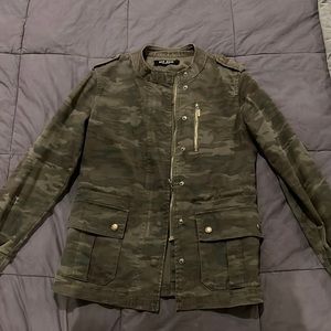 Camo zip up jacket size XS